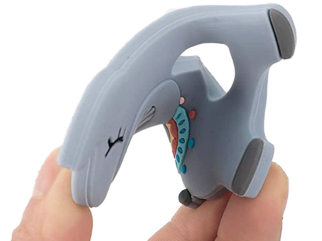 silikonova-grizalka-chesalka-s-klips-detaili-2